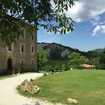 Vakantiehuis Mansion In Near And Pool