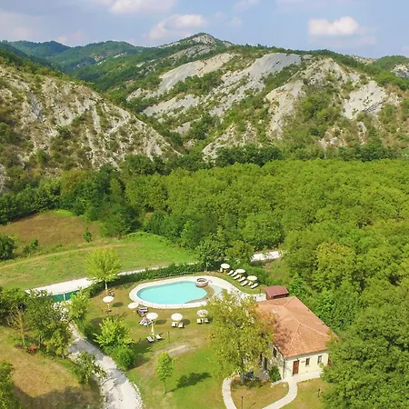 Vakantiehuis Mansion In Near And Pool Apecchio