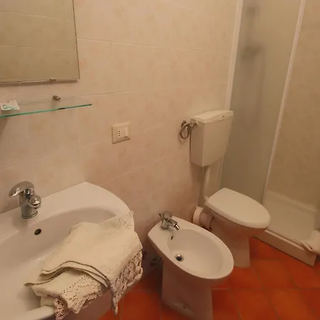 Mansion In Near And Pool *