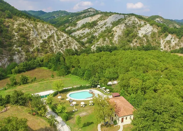 Vakantiehuis Mansion In Near And Pool Apecchio