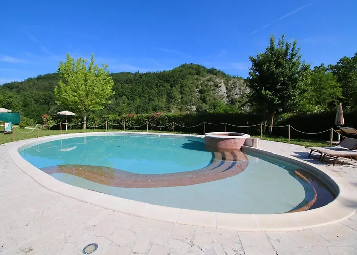 Mansion In Near And Pool Vakantiehuis