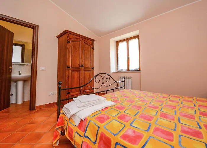 Vakantiehuis Mansion In Near And Pool *