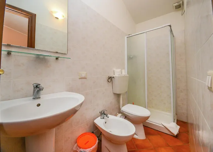 Mansion In Near And Pool Vakantiehuis